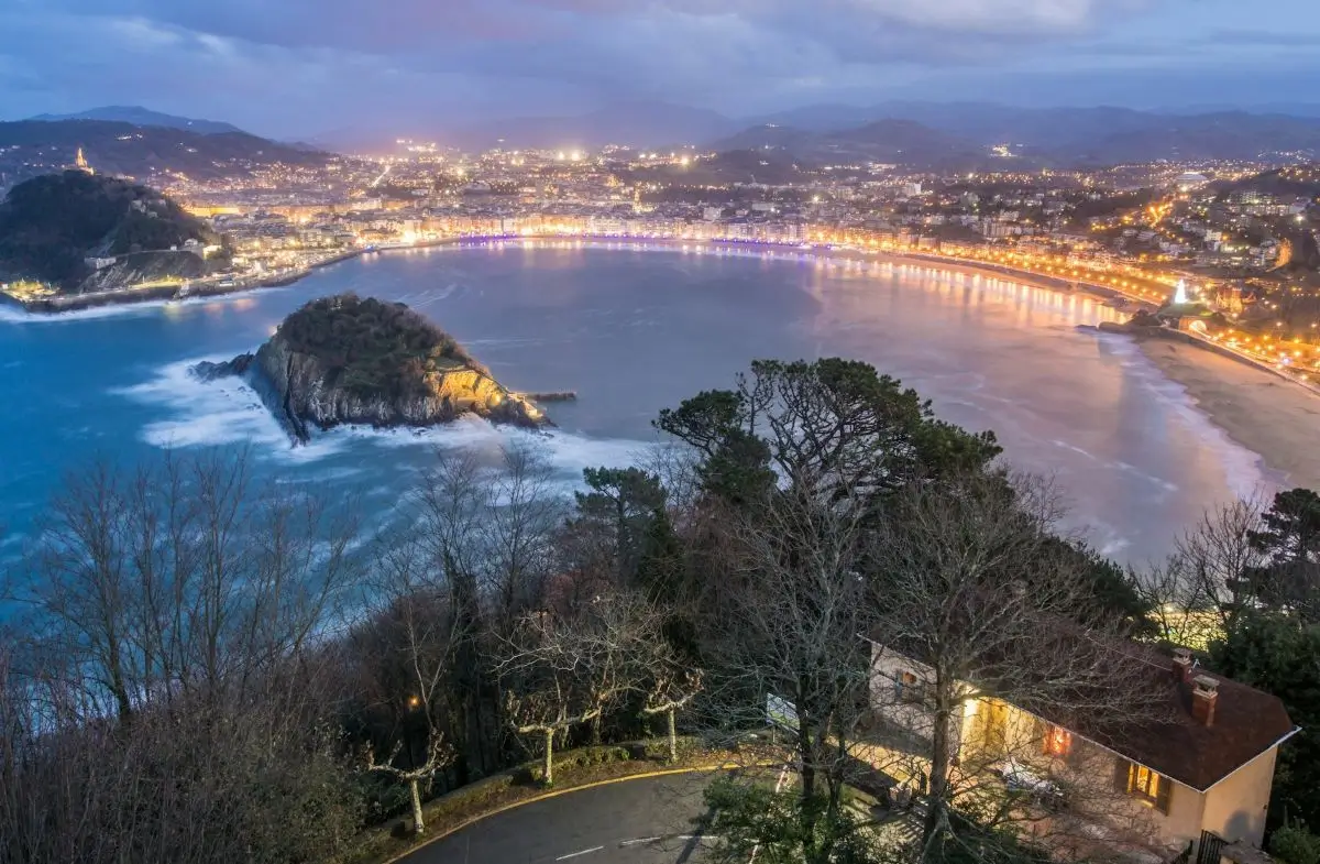 Bahía de la Concha en Donostia-San Sebastián — agencia SEO local Kontxa Digital